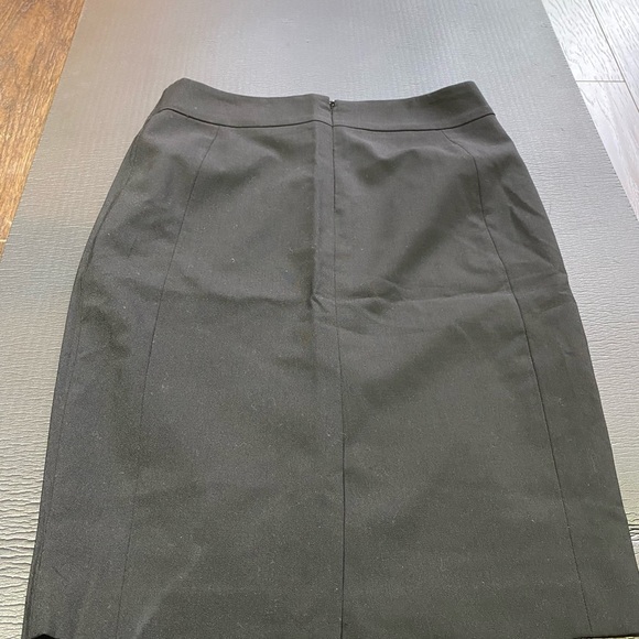 Le Chateau Skirt - Picture 5 of 5